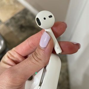 APPLE AIR POD (R ONLY)